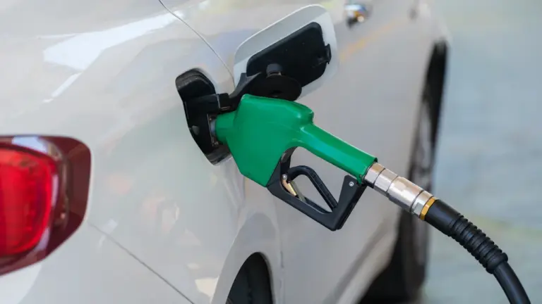 Benzin und Diesel sparen: So sinkt der Verbrauch im Alltag