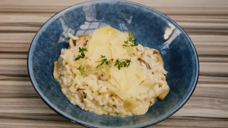 Pilz-Risotto mit Champignons: Cremig ohne Dauer-Rühren