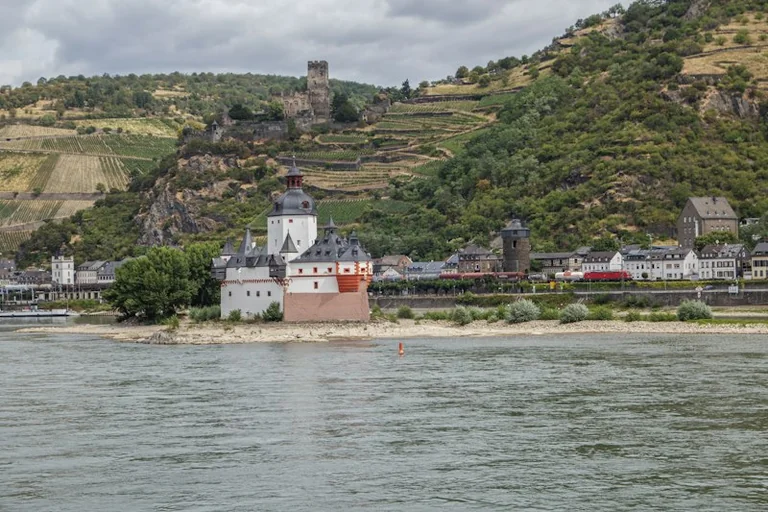 Wiesbaden: Fähre zur Rettbergsaue fällt zum Saisonende aus