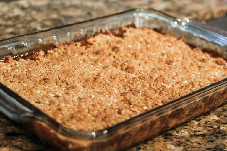 Birnen-Crumble mit knusprigen Streuseln