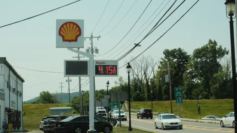 Spritpreise vergleichen: So lohnt sich der Umweg zur Tankstelle