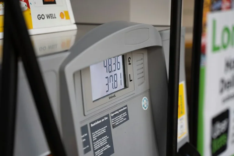 Tanken am 3. Oktober: Erst die Preise vergleichen